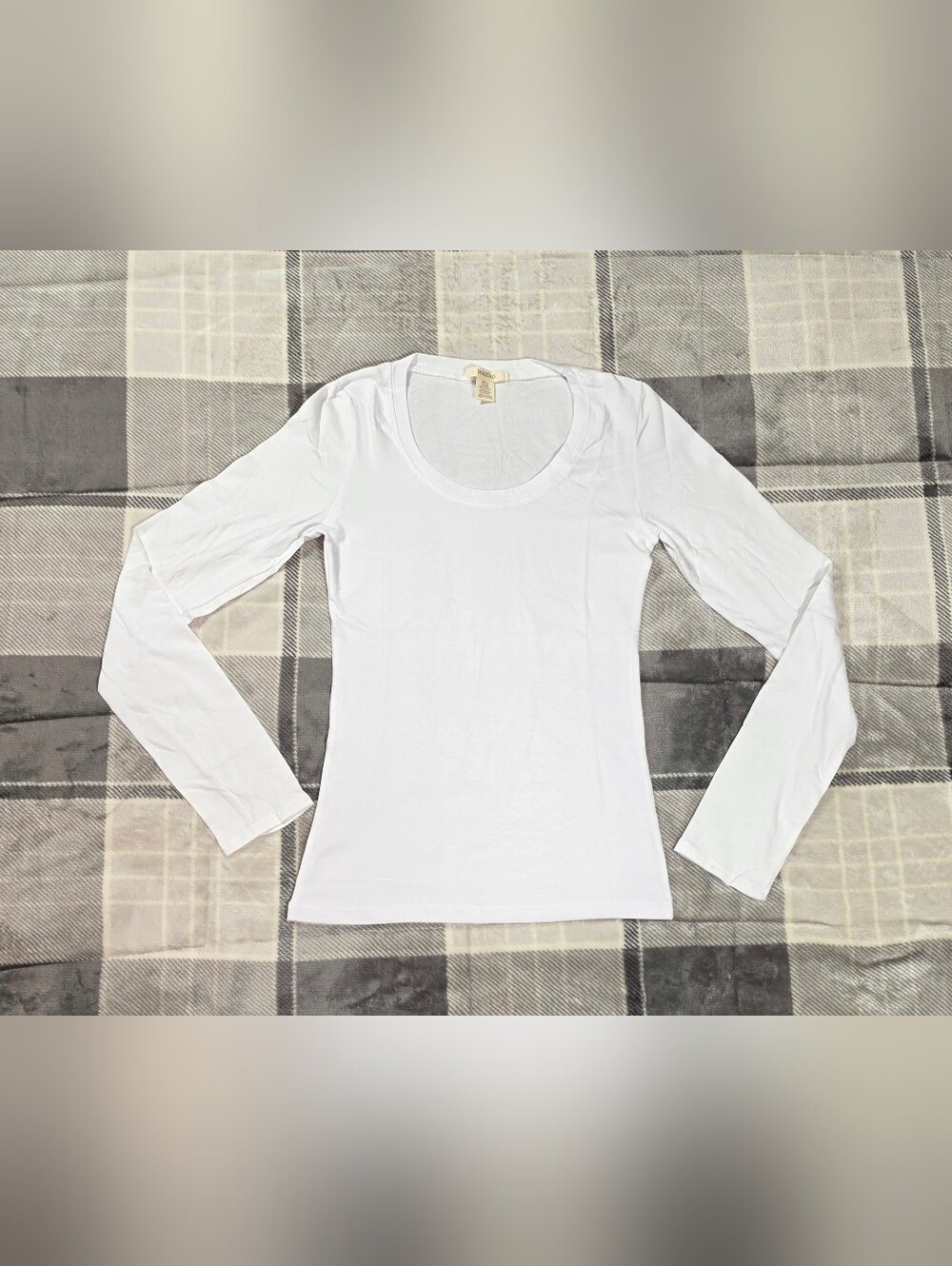 Bozzolo White Scoop-Neck Long Sleeve Tee Top(100PC-38,39,71,72)